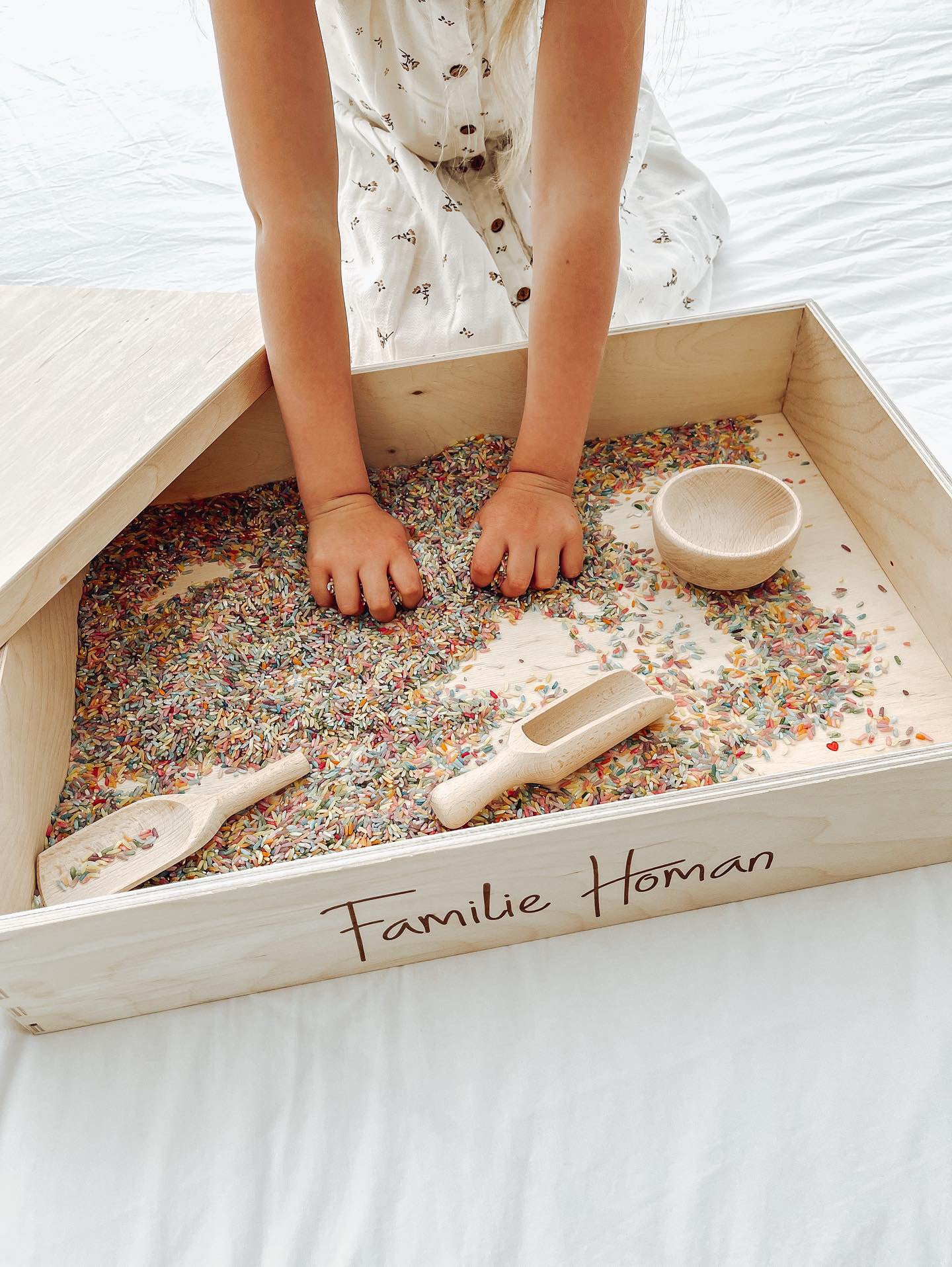 Houten speelbak met deksel en zand - yourlittlefamily-nl -