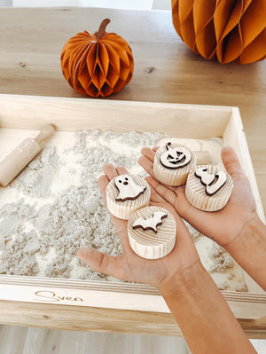 Set houten speelbak + deksel + zand + halloweenstempels - yourlittlefamily-nl -
