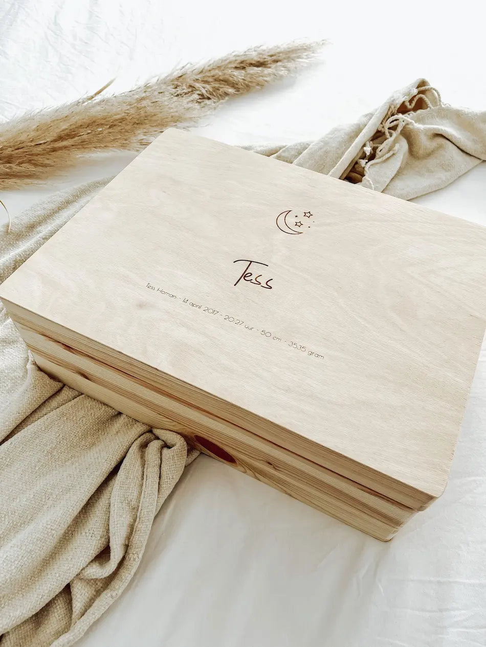 Mittelgroße Erinnerungsbox aus Holz