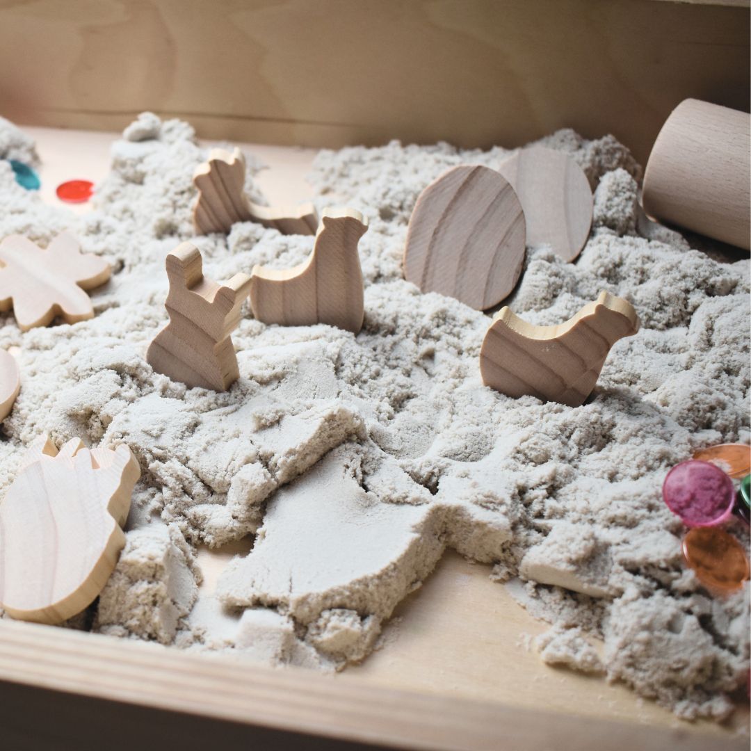 Osterfiguren aus Holz für kreatives Spielen