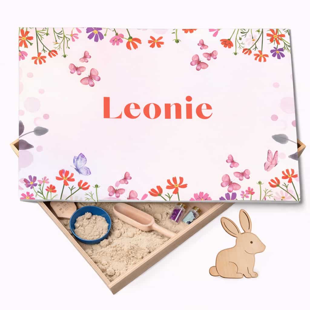 Holz-Spielwanne mit Deckel Blumen (Leonie) – personalisierbar