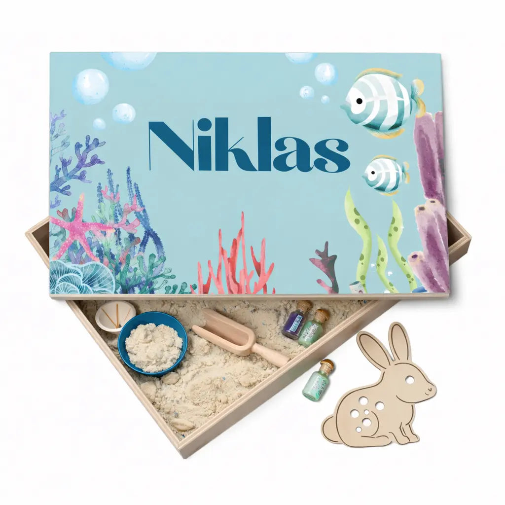 Holz-Spielwanne mit Deckel Ozean (Niklas) – personalisierbar