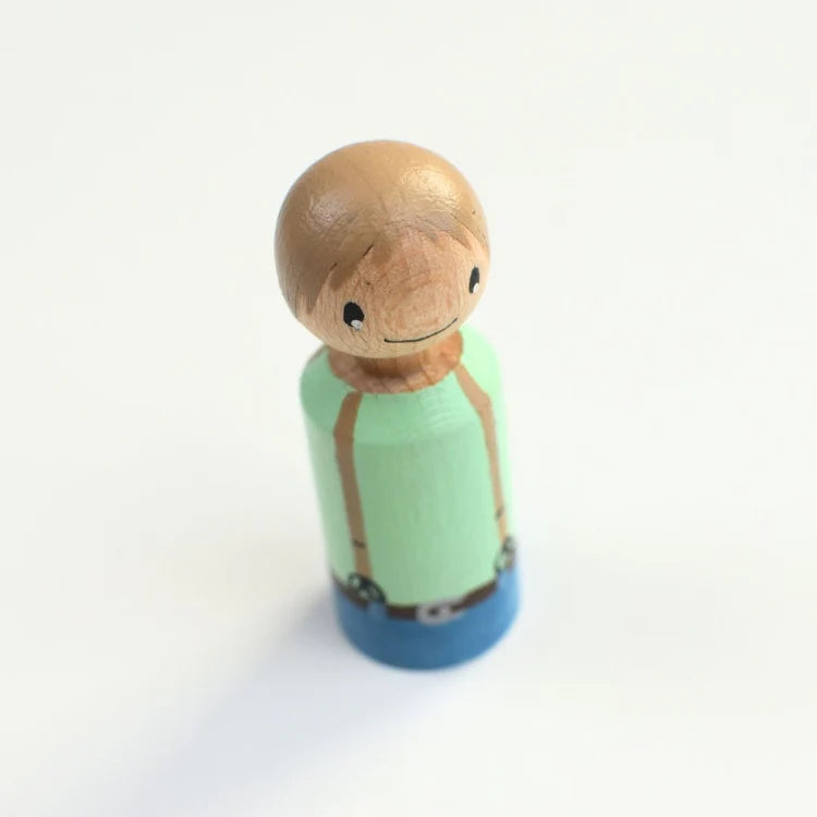 Holz Junge Pegdoll – grün