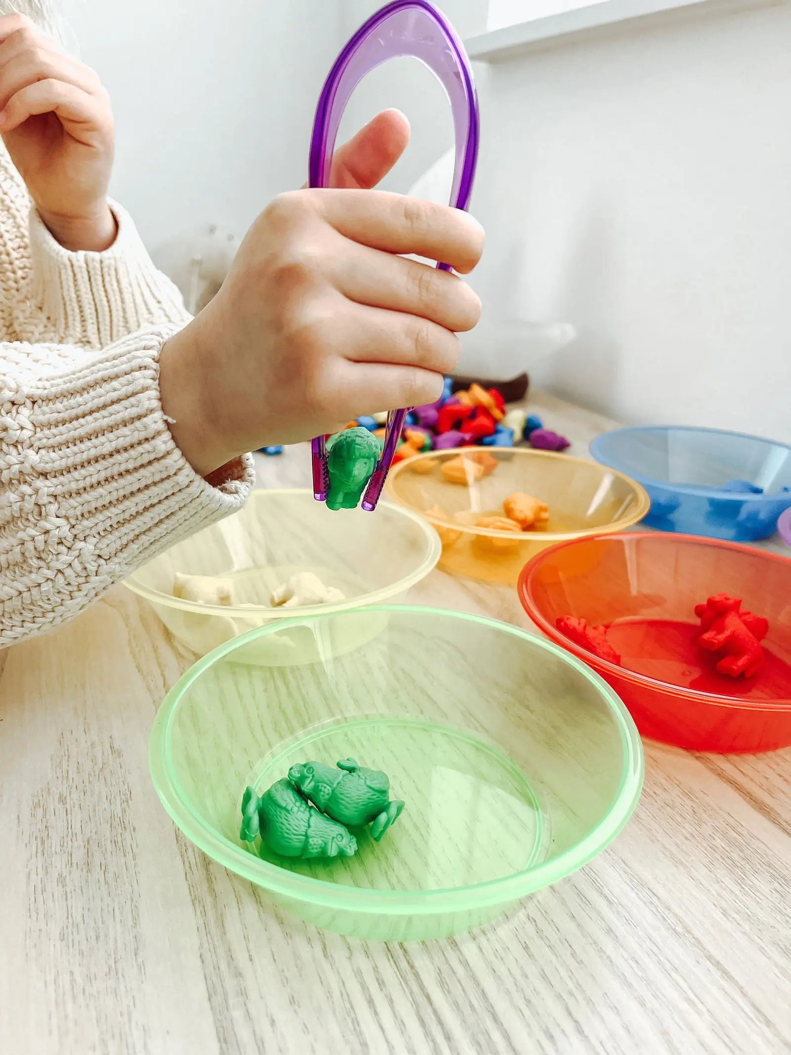 Kinder-Pinzette in bunten Farben