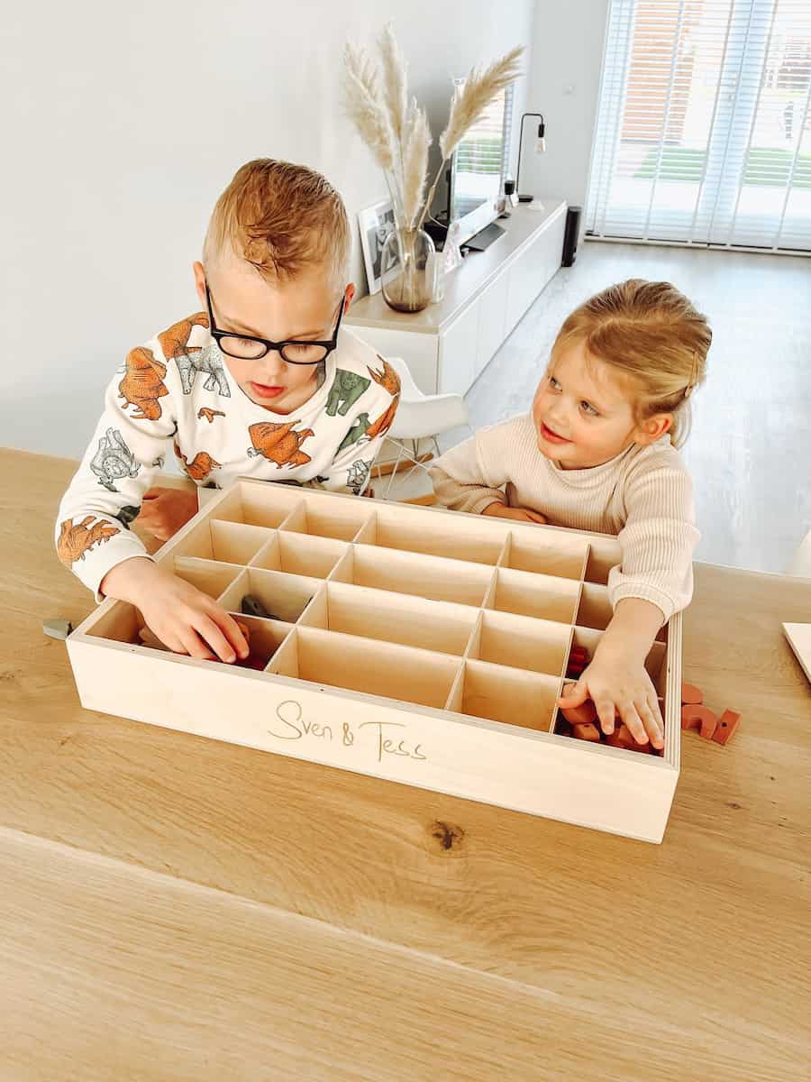 Holzraster für Spiel- und Sortierbox – Vielseitiges Spielzubehör (Jonas)
