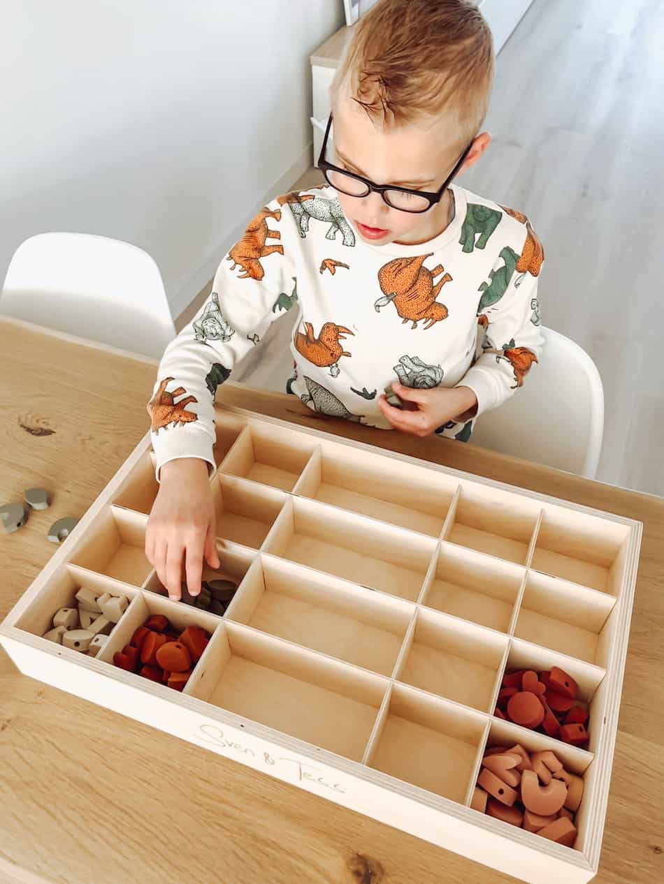 Holzraster für Spiel- und Sortierbox – Vielseitiges Spielzubehör (Jonas)