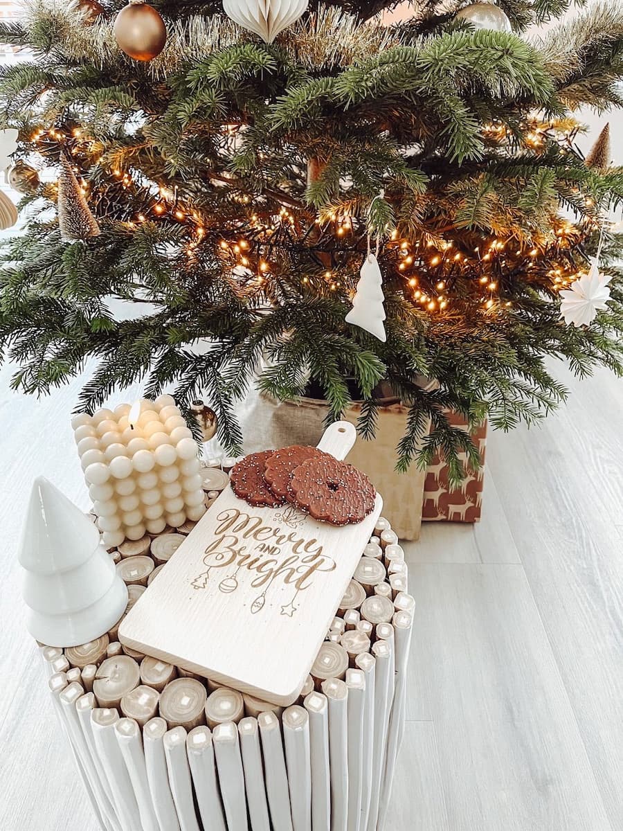 Holzschneidebrett „merry and bright“ – festlich und einzigartig