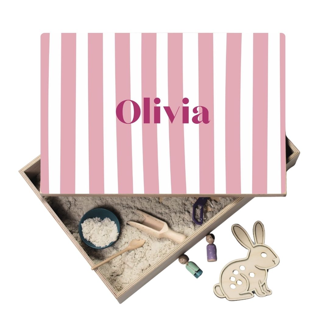 Holz-Spielwanne mit Deckel (Olivia) – personalisierbar