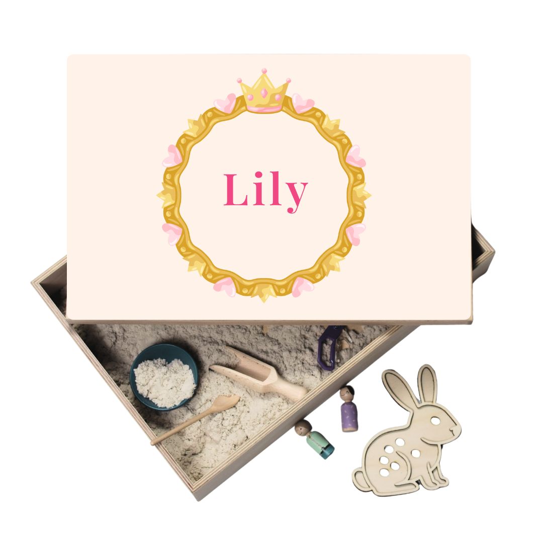 Holz-Spielwanne mit Deckel (Lily) – personalisierbar