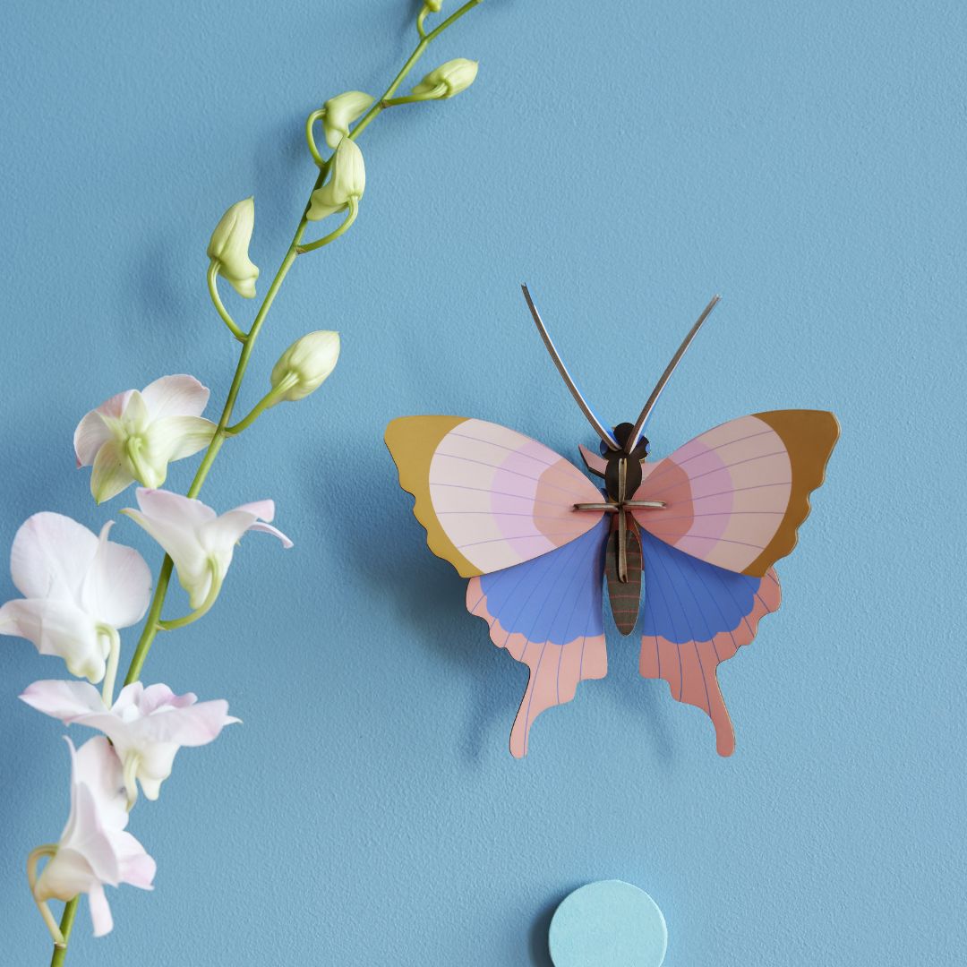 Gold Rim Butterfly von Studio ROOF