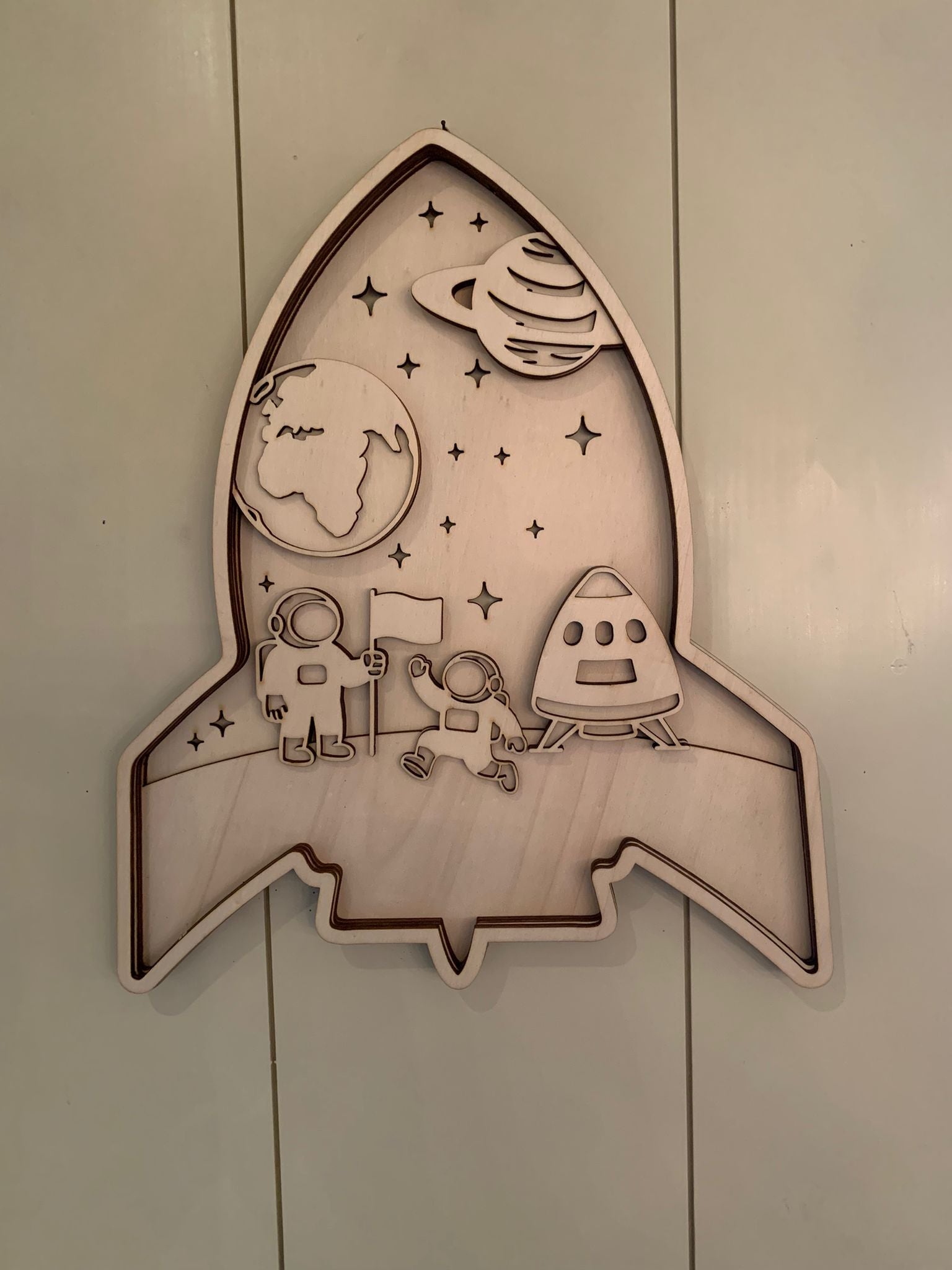 Holz-Wanddekoration – Rakete | Thema Weltall