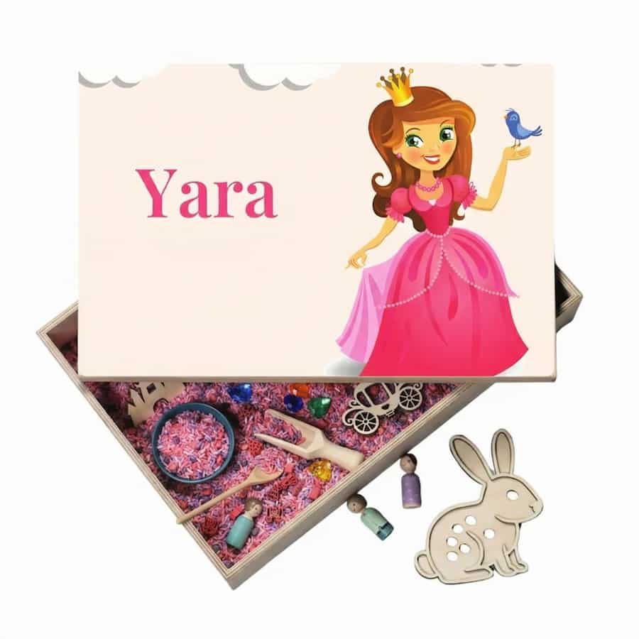 Holz-Spielwanne mit Deckel Prinzessin (Yara) – personalisierbar